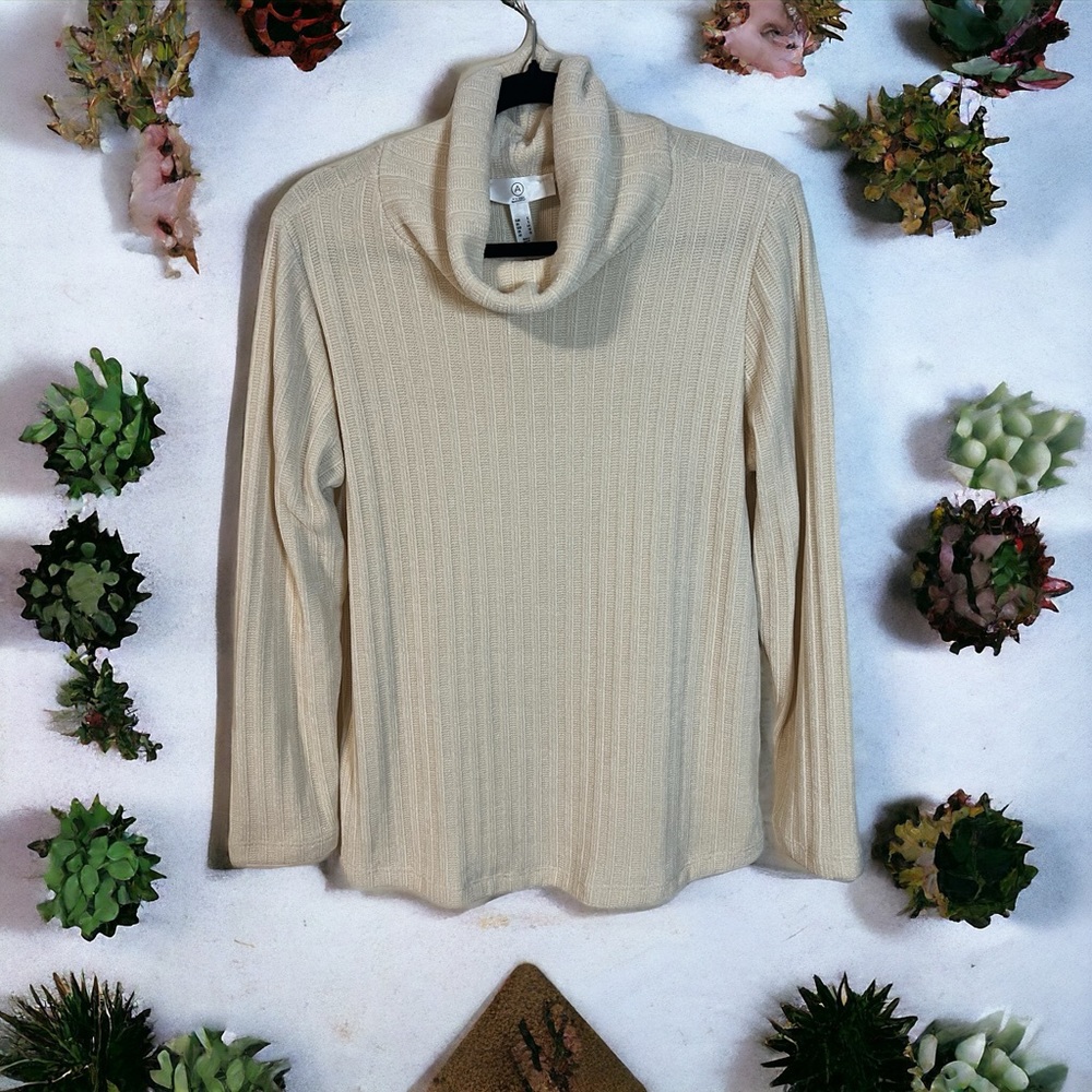 🆕 An Addition Elle turtleneck cream coloured sweater in size 0X